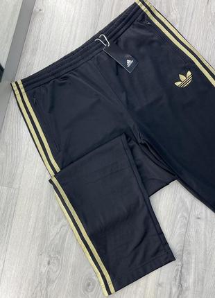 Спортивные штаны adidas