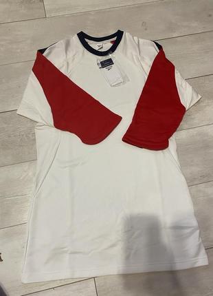 Белое с брючины спортивное платье reebok5 фото