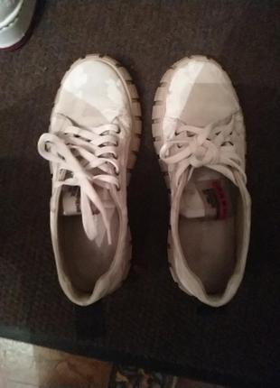 Классные модные кроссовки р.38-39