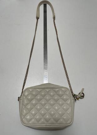 Женская сумочка бело бежевого цвета6 фото