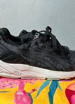 Кроссовки asics