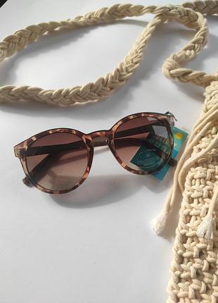 Солнцезащитные очки new look