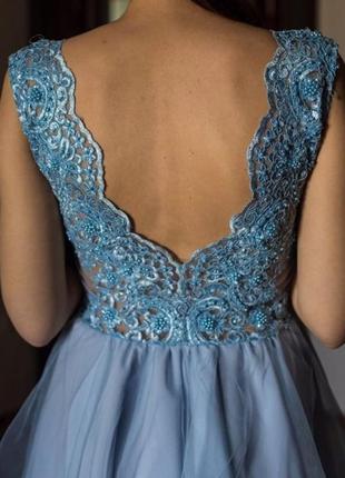 Голубое вечернее праздничное кружевное платье с бусинами baby blue2 фото