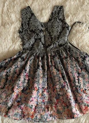 Нежное платье в цветочный принт платье колокольчик a.m.n.2 фото