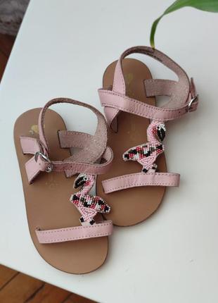 Милые кожаные босоножки из фламинго. matalan 25/26 г.