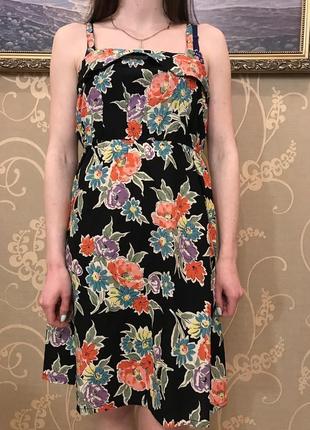 Очень красивое и стильное платье в цветах...100% котон 19,2.