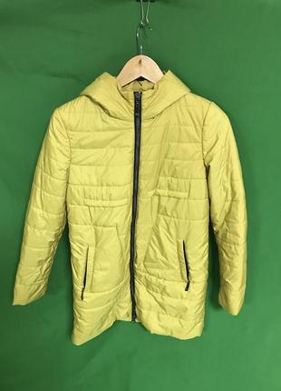 Продается желтая весенняя куртка женского размера м