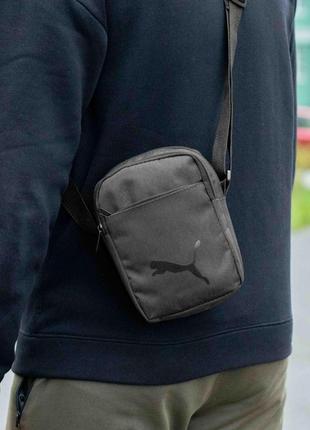 Маленькая городская сумка мессенджер pm solo черная из ткани через плечо молодежная барсетка на 4 отделения1 фото