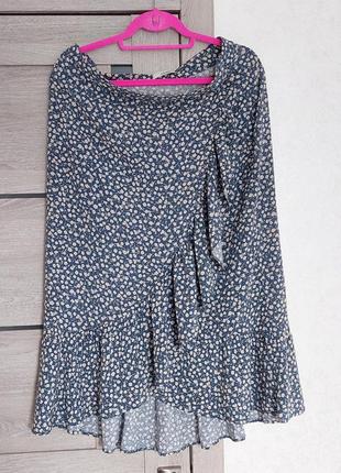 Голубая юбка миди в серый цветочный принт pull&bear( размер 40-42)