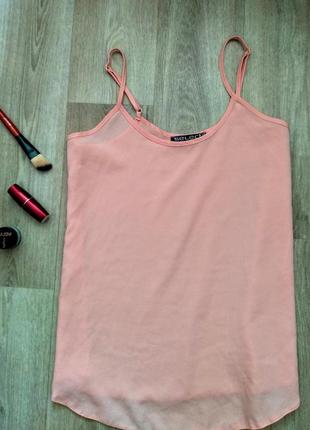 Пудровая майка на брителях