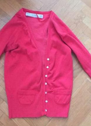 Кардиган zara ягідного красивого кольору.