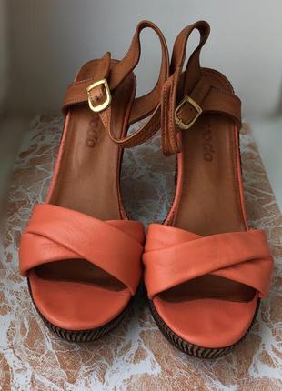 Шкіряні босоніжки