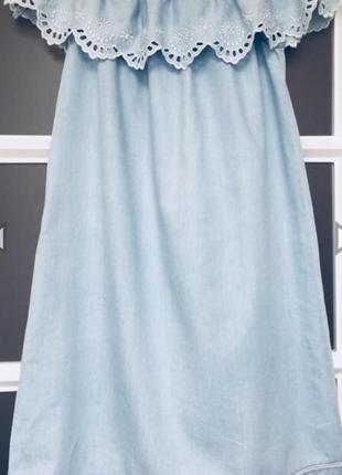 🔥скидки! брендовое котоновое платье с открытыми плечами и воланом1 фото