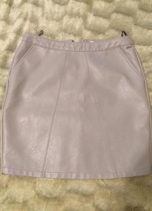 Стильная юбка с карманами с эко-кожи.торг