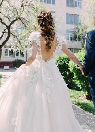 Свадебное платье с открытой спинкой6 фото