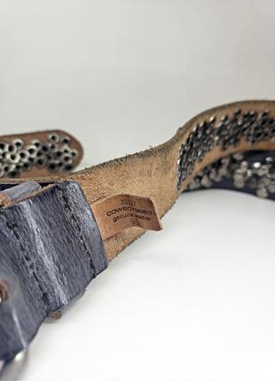 Ковбойский мужской кожаный ремень с заклепками в стиле вестерн cowboysbelt original полотно 111х3.54 фото