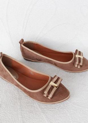 Зручні туфлі, балетки 39-го розміру на низькому ходу