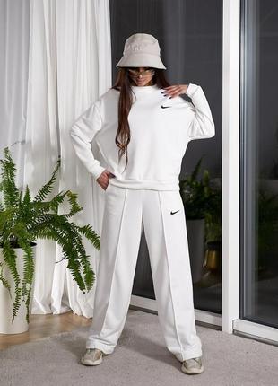 Спортивный костюм
ткань: двухнитка-петля хорошего качества
термотрансферная печать по ткани, коллоры: светло-бежевый, белый, черный4 фото