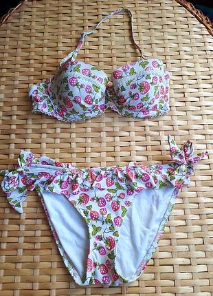 Купальник у полуничках роздільний 70в