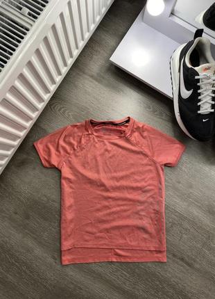 Спортивна футболка nike