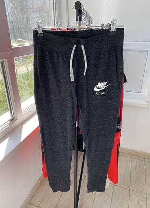 Спортивные штаны roshe nike