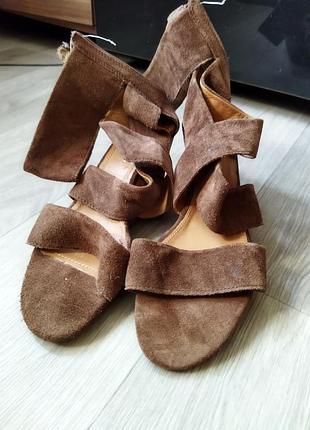 Босоніжки танкетка замша roberto santi 38 розмір 25 см устілка