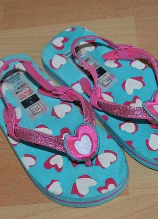 Пляжні шльопанці в'єтнамки