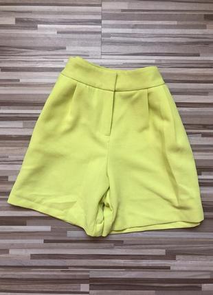 Яскраві шорти / бермуди