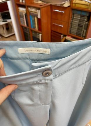 Стильные летние брюки небесно-голубого цвета от chemins blancs6 фото