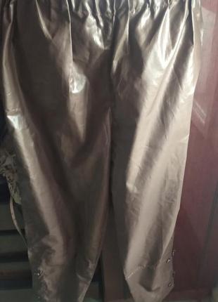 Класні нові джогери з плащової тканини під шкіру плюс сайз євро 44 на 54 укр
