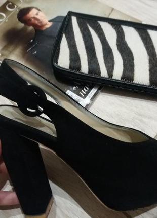 Сногшибательные босоніжки