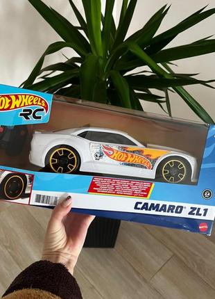 На управлении hot wheels rc white zl1 camaro хот вілс хот вилс