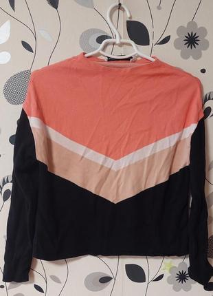 Кофтинка в дуже хорошому стані