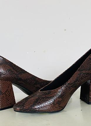 Новые стильные туфли m&s 38,5-39