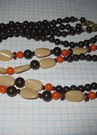 .винтажні різнобарвні намисто.