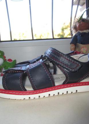 Ожаные босоніжки clarks 29 р