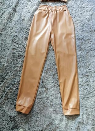 Штани джоггери екошкіра