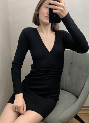 Нова міні-сукня в рубчик на запах