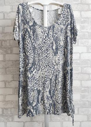 Футболка, туніка