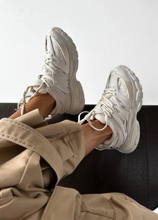 Женские бежевые массивные кроссовки в стиле баленсиага track весна осень демисезон sneakers beige скидка1 фото