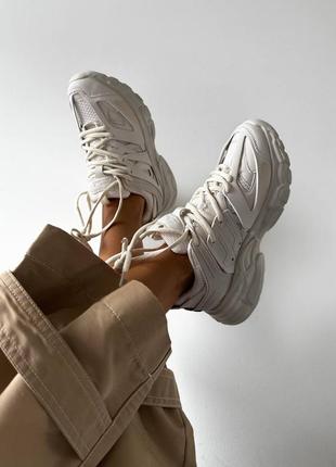 Женские бежевые массивные кроссовки в стиле баленсиага track весна осень демисезон sneakers beige скидка9 фото
