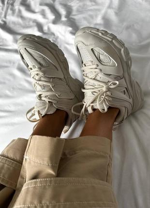 Женские бежевые массивные кроссовки в стиле баленсиага track весна осень демисезон sneakers beige скидка5 фото