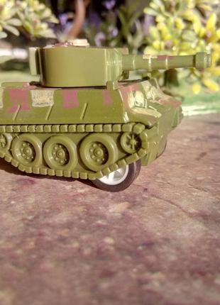Игрушка танк тигр инерционный 7
