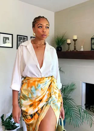 💙💛 розкішна стильна спідниця міді з розрізом prettylittlething