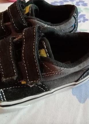 Продам детские кроссовки,стелька 10,5см