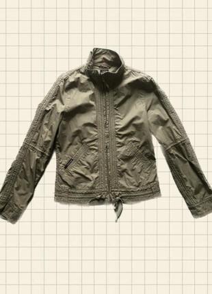 Актуальная y2k курточка архивная базовая фактурная ветровка на весну куртка легкая ворот стойка зип на молнии пиджак жакет1 фото