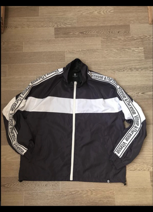 Куртка ветровка олимпийка с лампасами born last night paris
