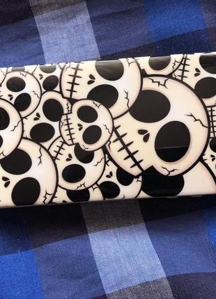 Прикольний чохол з черепами під айфон iphone 5 5s 5c.