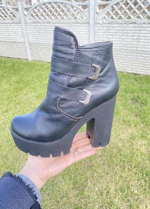 Ботильйони. натуральна шкіра