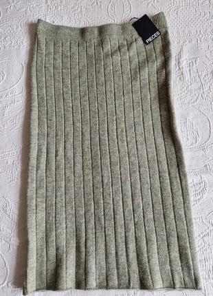 Жіноча пряма трикотажна спідниця джерсі pieces в рубчик